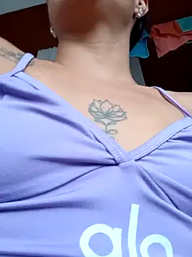 Leslly  online show from 15, 4, 2026