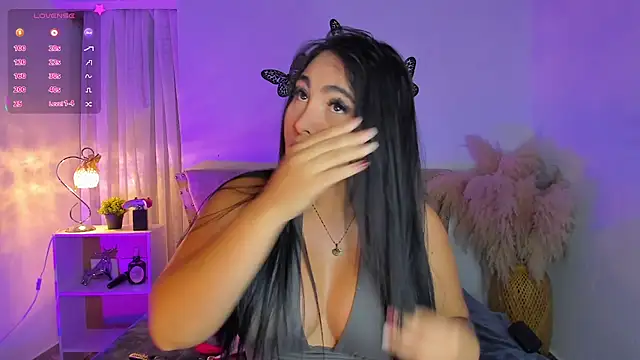 Sarahballiston  online show from 22, 10, 2025