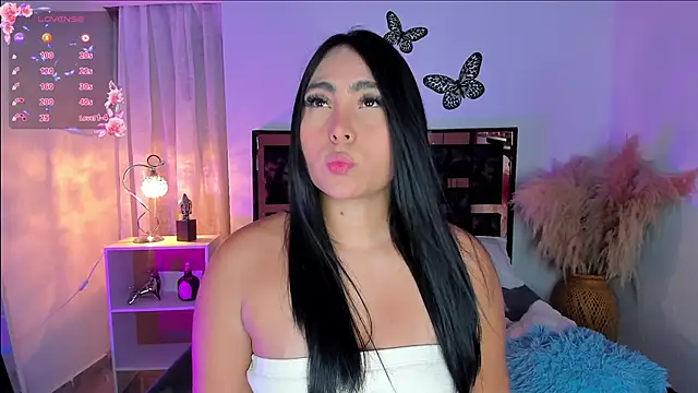 Sarahballiston  online show from 11, 3, 2025