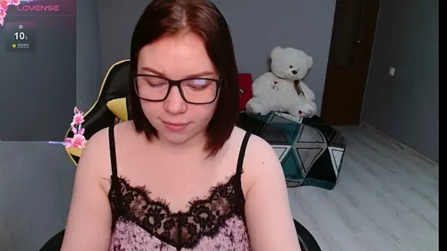 Snapshot of Emily_Amorre chatting on 22, 9, 2025 Emily Amorre online show from 22, 9, 2025
