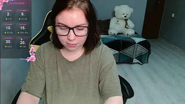 Snapshot of Emily_Amorre chatting on 4, 11, 2025 Emily Amorre online show from 4, 11, 2025