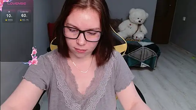 Snapshot of Emily_Amorre chatting on 9, 11, 2025 Emily Amorre online show from 9, 11, 2025