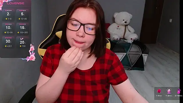 Snapshot of Emily_Amorre chatting on 24, 9, 2025 Emily Amorre online show from 24, 9, 2025