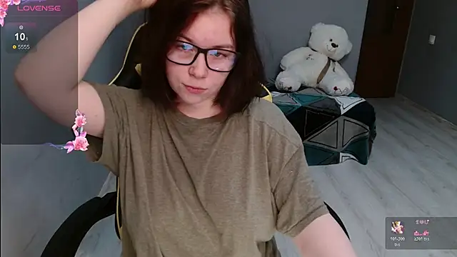 Snapshot of Emily_Amorre chatting on 7, 11, 2025 Emily Amorre online show from 7, 11, 2025