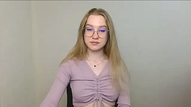 Snapshot of cindi_hot chatting on 9, 7, 2026 cindi hot online show from 9, 7, 2026
