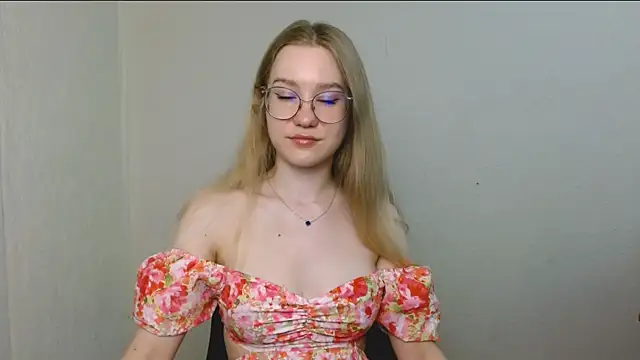 Snapshot of cindi_hot chatting on 7, 7, 2026 cindi hot online show from 7, 7, 2026