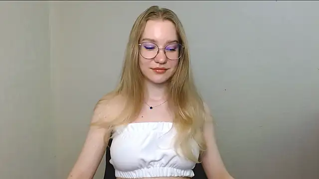 Snapshot of cindi_hot chatting on 13, 7, 2026 cindi hot online show from 13, 7, 2026