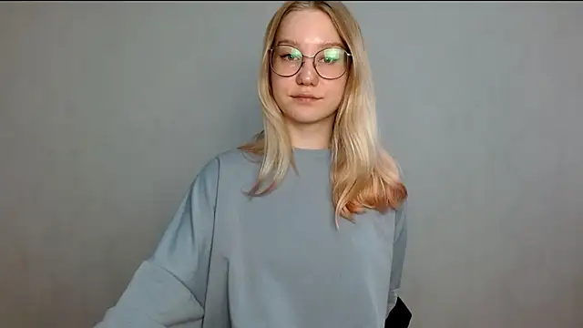 cindi hot online show from 5, 3, 2025