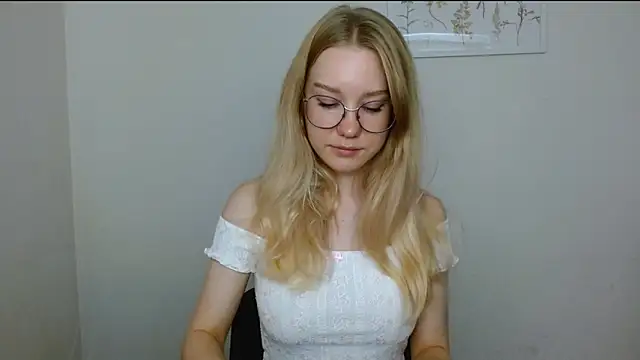 cindi hot online show from 9, 9, 2025