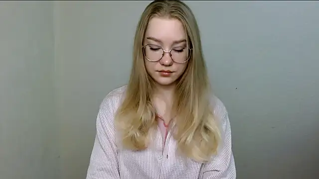 cindi hot online show from 28, 4, 2026