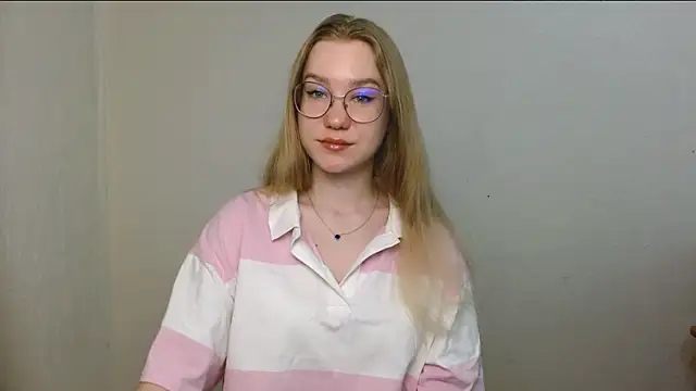 Snapshot of cindi_hot chatting on 10, 7, 2026 cindi hot online show from 10, 7, 2026