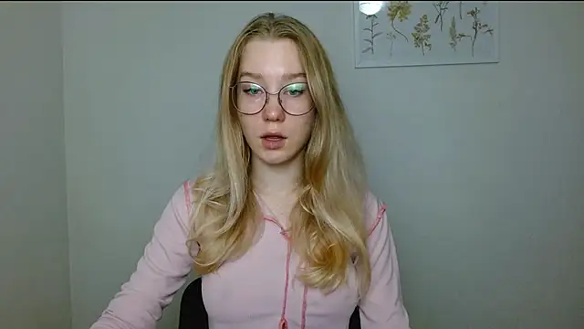 cindi hot online show from 28, 9, 2025