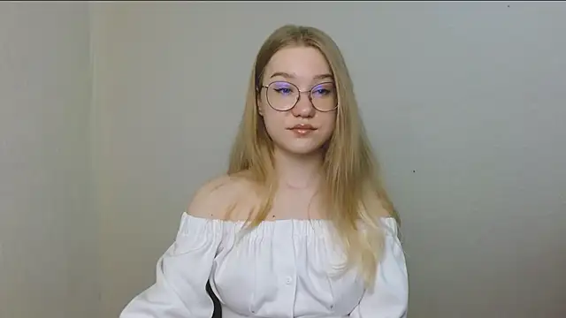 cindi hot online show from 23, 4, 2026