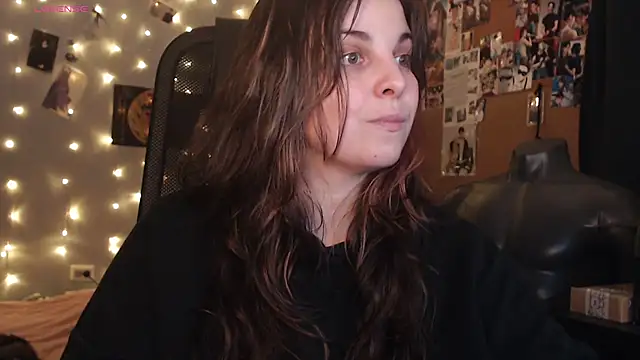 Snapshot of Saya_sweet chatting on 23, 10, 2025 Saya sweet online show from 23, 10, 2025