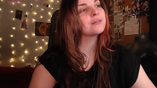 Snapshot of Saya_sweet chatting on 16, 10, 2025 Saya sweet online show from 16, 10, 2025