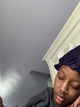 Bluesaphireee online show from 14, 3, 2025