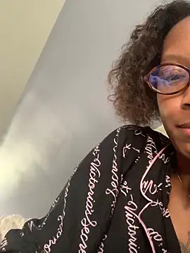 Bluesaphireee online show from 10, 3, 2025