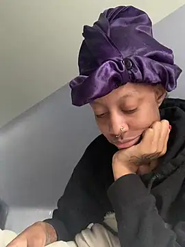 Bluesaphireee online show from 12, 3, 2025