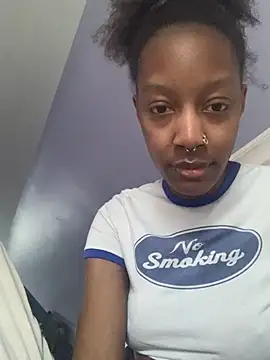 Bluesaphireee online show from 17, 3, 2025