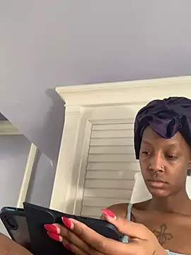 Bluesaphireee online show from 12, 3, 2025