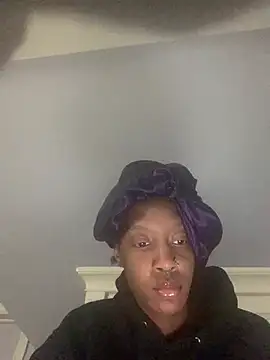 Bluesaphireee online show from 11, 3, 2025