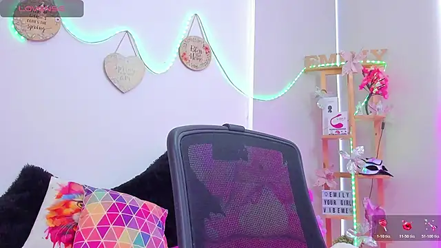 EmillySanders online show from 15, 11, 2025