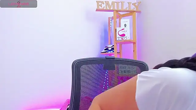 EmillySanders online show from 10, 10, 2025