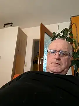 Milkasahne64 online show from 11, 5, 2026
