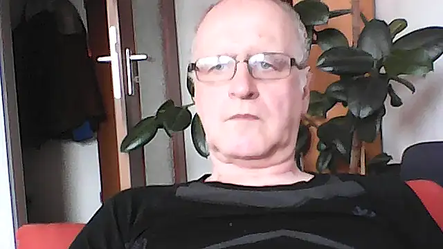 Snapshot of Milkasahne64 chatting on 13, 3, 2026 Milkasahne64 online show from 13, 3, 2026