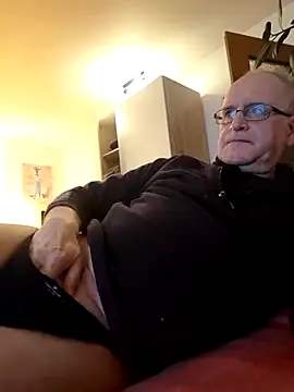 Milkasahne64 online show from 26, 11, 2025