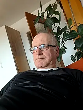 Snapshot of Milkasahne64 chatting on 15, 2, 2026 Milkasahne64 online show from 15, 2, 2026