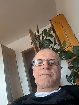 Snapshot of Milkasahne64 chatting on 13, 2, 2026 Milkasahne64 online show from 13, 2, 2026