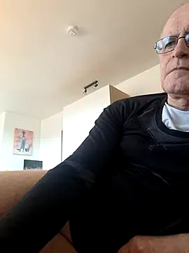 Snapshot of Milkasahne64 chatting on 22, 3, 2026 Milkasahne64 online show from 22, 3, 2026