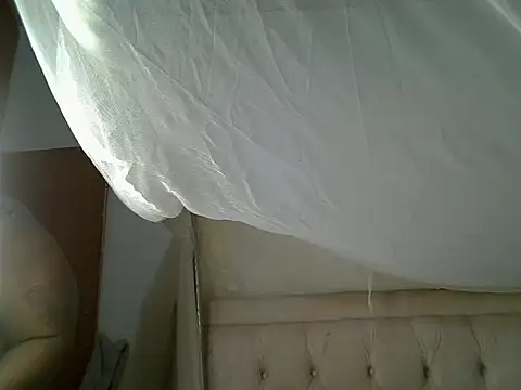 Snapshot of thickyelliana chatting on 9, 10, 2025 thickyelliana online show from 9, 10, 2025