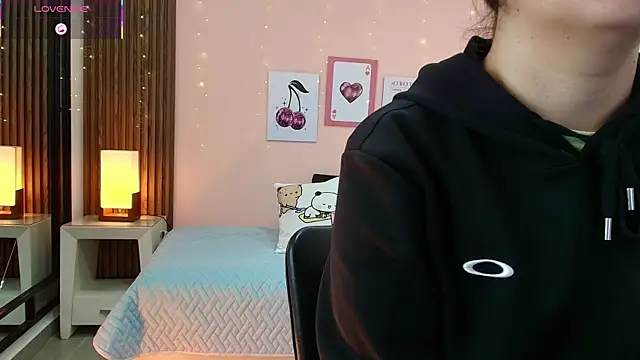 alina martinelli online show from 13, 4, 2026