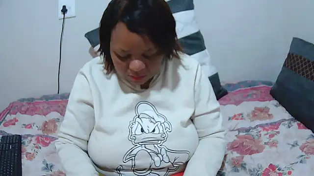 Snapshot of BBW42LL chatting on 17, 11, 2025 BBW42LL online show from 17, 11, 2025