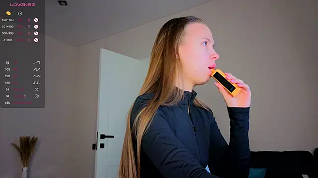 Snapshot of Dream_emma chatting on 19, 11, 2025 Dream emma online show from 19, 11, 2025