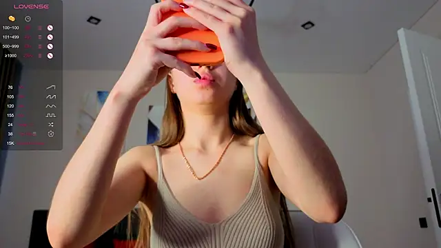 Snapshot of Dream_emma chatting on 31, 10, 2025 Dream emma online show from 31, 10, 2025