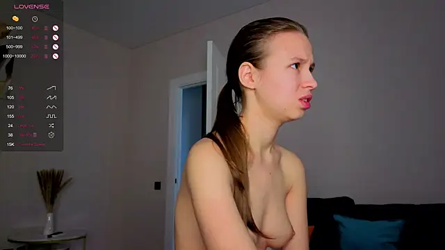 Snapshot of Dream_emma chatting on 10, 9, 2025 Dream emma online show from 10, 9, 2025