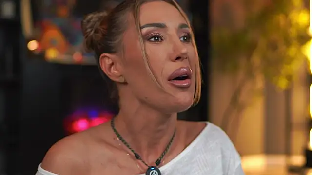Evelyn Evyyy online show from 31, 5, 2026