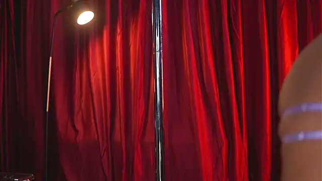 Evelyn Evyyy online show from 6, 10, 2025