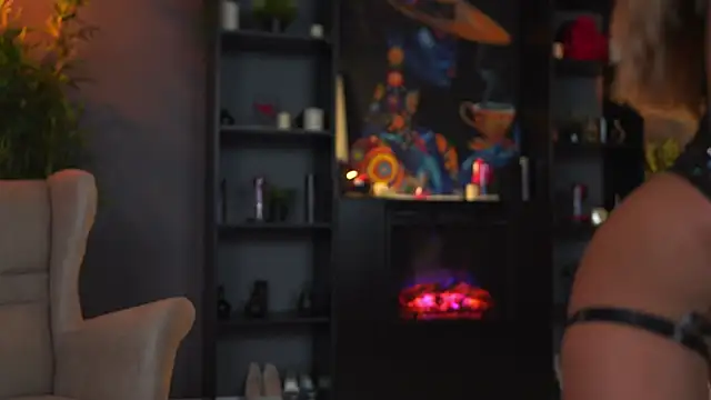Snapshot of Evelyn_Evyyy chatting on 12, 6, 2026 Evelyn Evyyy online show from 12, 6, 2026