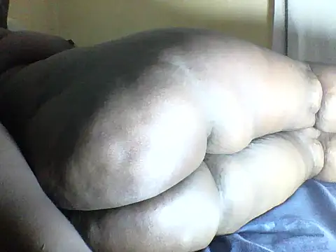 Gorgeous ass20 online show from 14, 12, 2025