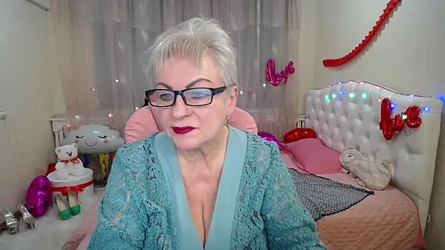 KayleSmoll online show from 6, 3, 2025