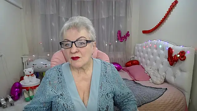 KayleSmoll online show from 5, 3, 2025