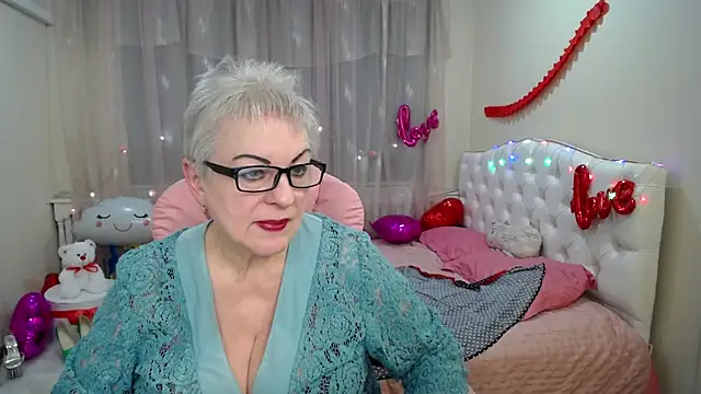 KayleSmoll online show from 26, 2, 2025