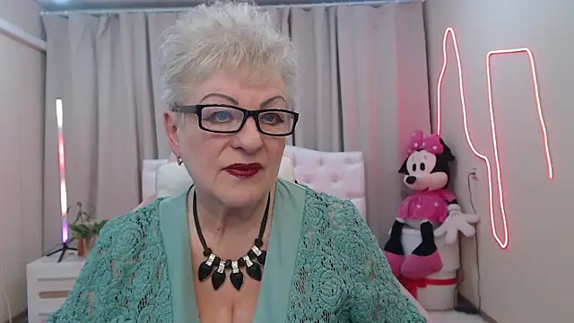 Snapshot of KayleSmoll chatting on 15, 5, 2026 KayleSmoll online show from 15, 5, 2026