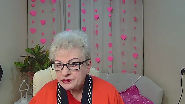 KayleSmoll online show from 6, 2, 2026