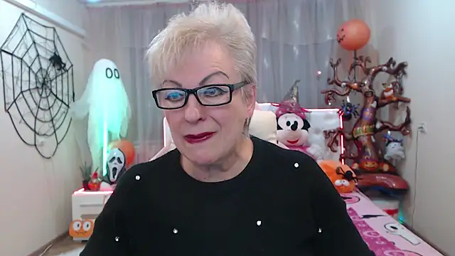 KayleSmoll online show from 4, 11, 2025