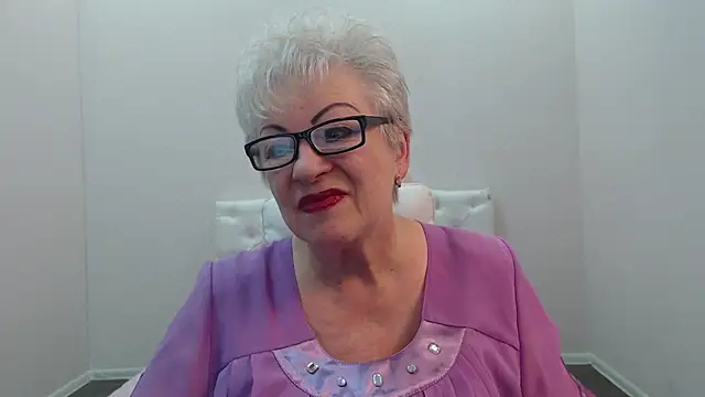 Snapshot of KayleSmoll chatting on 18, 7, 2026 KayleSmoll online show from 18, 7, 2026